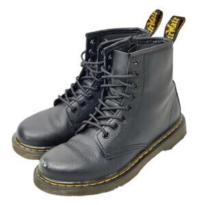Dr. Martens Unisex Kids black boots sz 1